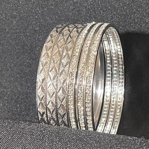 Bangles Fashion Jewelry ✨6 Total